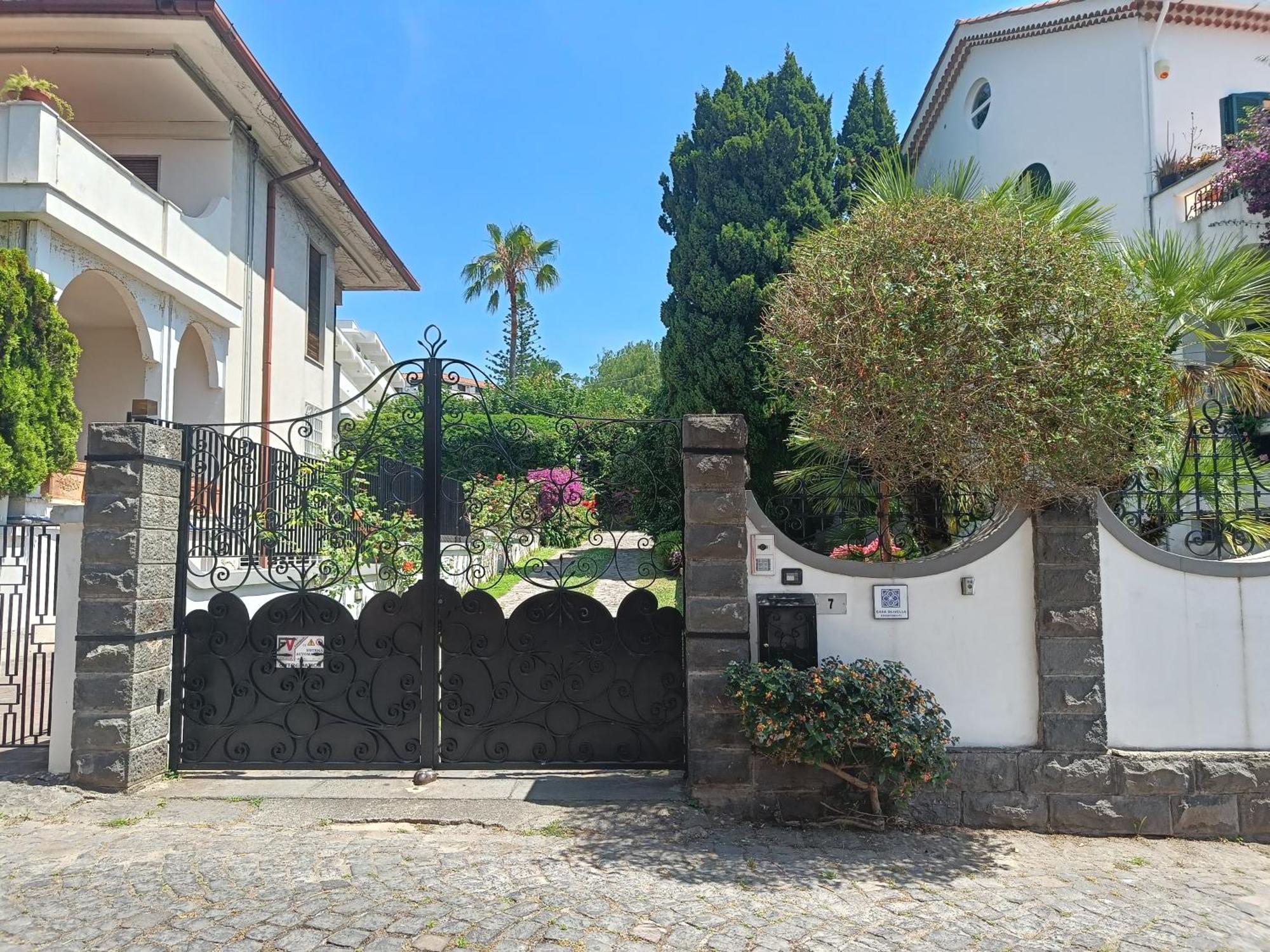 Апартаменты Casa Olivella Торре-дель-Греко Экстерьер фото
